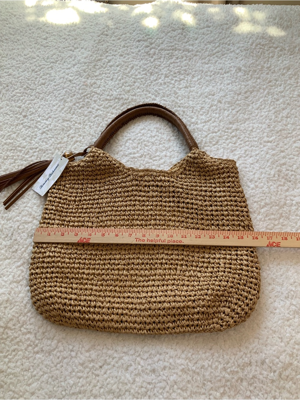 NWT Tommy Bahama Tan Raffia Straw Hobo Tote Bag W/ Leather Handles Tassel Charm - Picture 5 of 7
